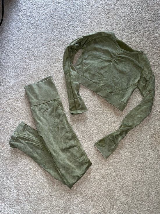 Pants - Olive Green Seamless Two-Piece Active Set w/ Scrunch Leggings